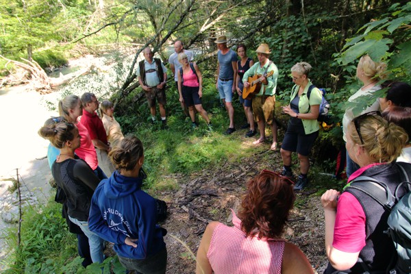 Yodel seminars at the Chiemsee and internationally - Hintersee in the magic forest